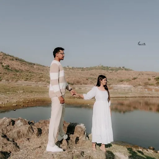 Adarsh&Bhavya_Prewedding (13)