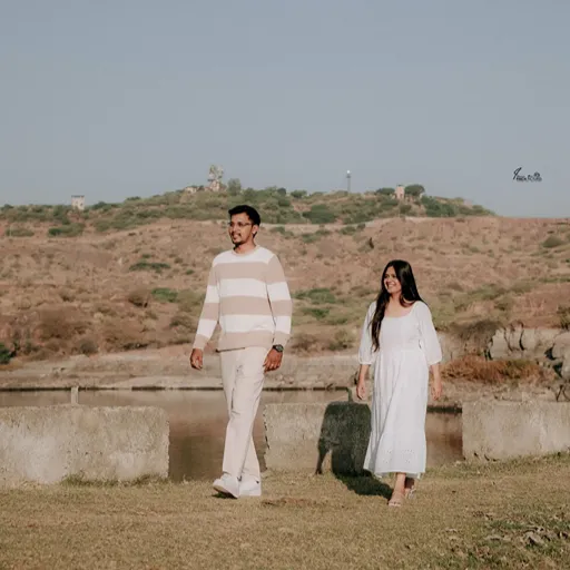 Adarsh&Bhavya_Prewedding (7)